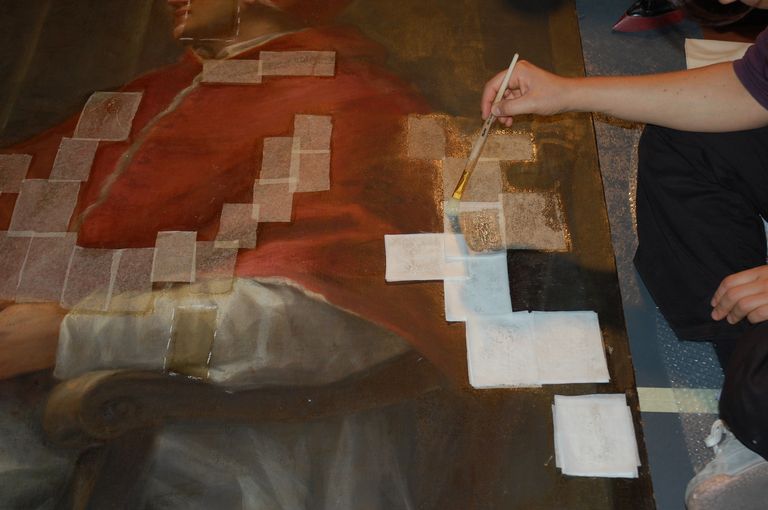 velinatura e consolidamento colore sollevato